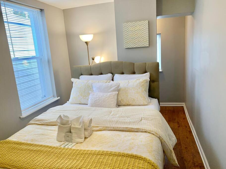Upscale 2Bd/1.5Ba Townhome Mins To Jhh & Downtown Baltimore Exterior photo